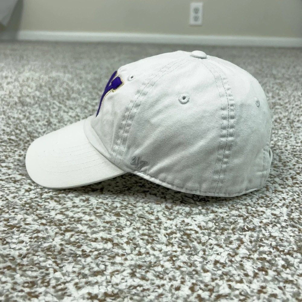Washington Huskies Hat Cap Strap Back Womens One Size White NCAA 47 College Logo